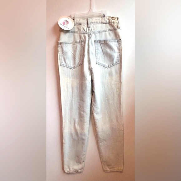 Women's Light Gray Jeans (F) - Picture 2 of 5
